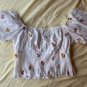 Cropped white flower print top